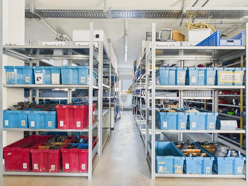 MODERNE WERKSTATT FÜR FLEXIBLE NUTZUNG
