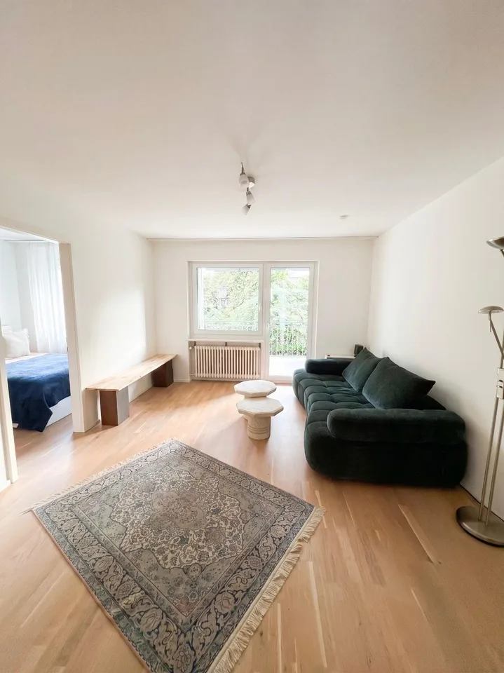 moderne und lichtdurchflutete 3-Zimmer-Wohnung mit Balkon in Horgen