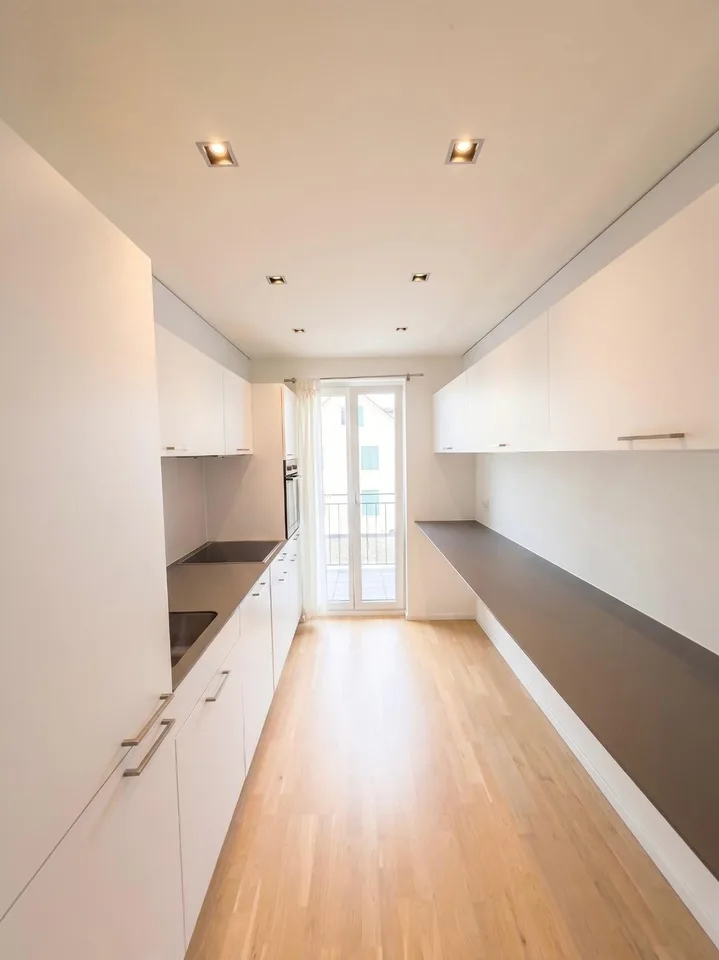 moderne und lichtdurchflutete 3-Zimmer-Wohnung mit Balkon in Horgen