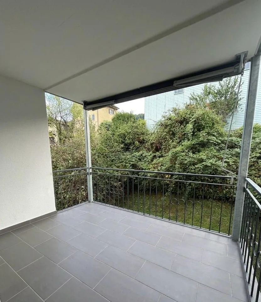 moderne und lichtdurchflutete 3-Zimmer-Wohnung mit Balkon in Horgen