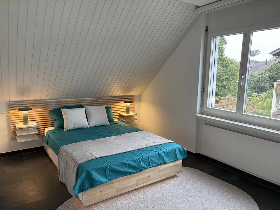 Exclusive, Fully Furnished 3.5-Room Gallery Apartment with Balcony and Fireplace in Schwerzenbach