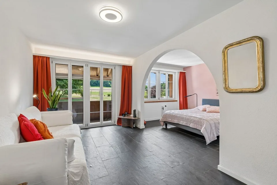 Casa a schiera moderna di 4,5 locali con giardino soleggiato