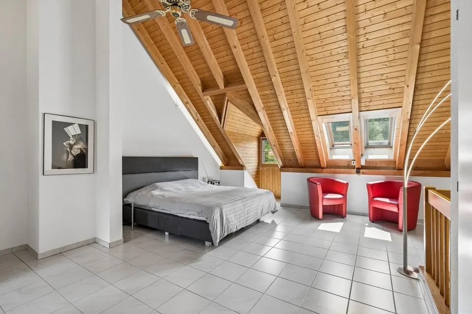 Casa a schiera moderna di 4,5 locali con giardino soleggiato