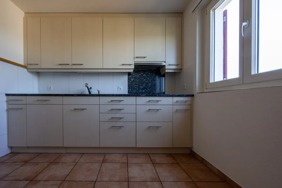 Maison unifamiliale avec terrain environnant et parcelles voisines dégagées à louer