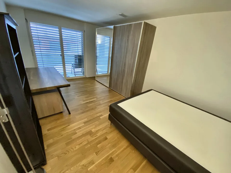 2.5-Zimmer-Wohnung mit grosser Terrasse in Adlikon