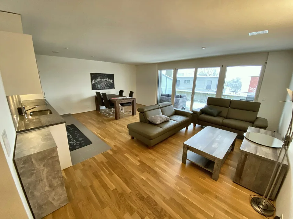 2.5-Zimmer-Wohnung mit grosser Terrasse in Adlikon