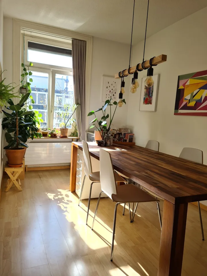Charmante 3.5-Zimmer-Wohnung an der Kurvenstrasse in Zürich 8006