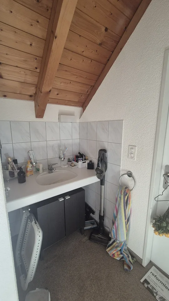 Schönes Dachgeschoss WG Zimmer im.Herzen von Bülach