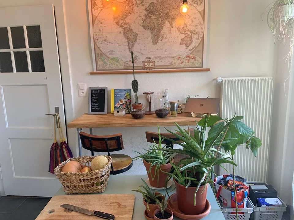 Temporary Charming 2.5-Room Apartment in Zurich Wipkingen — Until the End of December