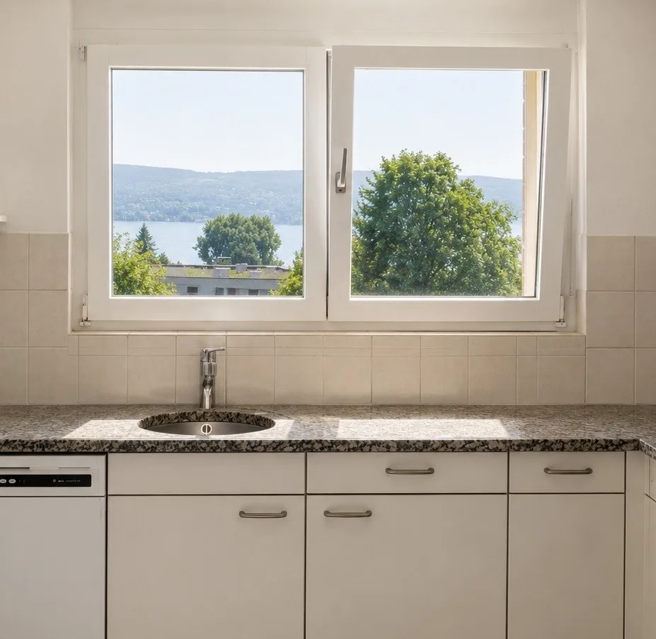 Ruhiges Penthouse mit See- und Alpenblick in Enge