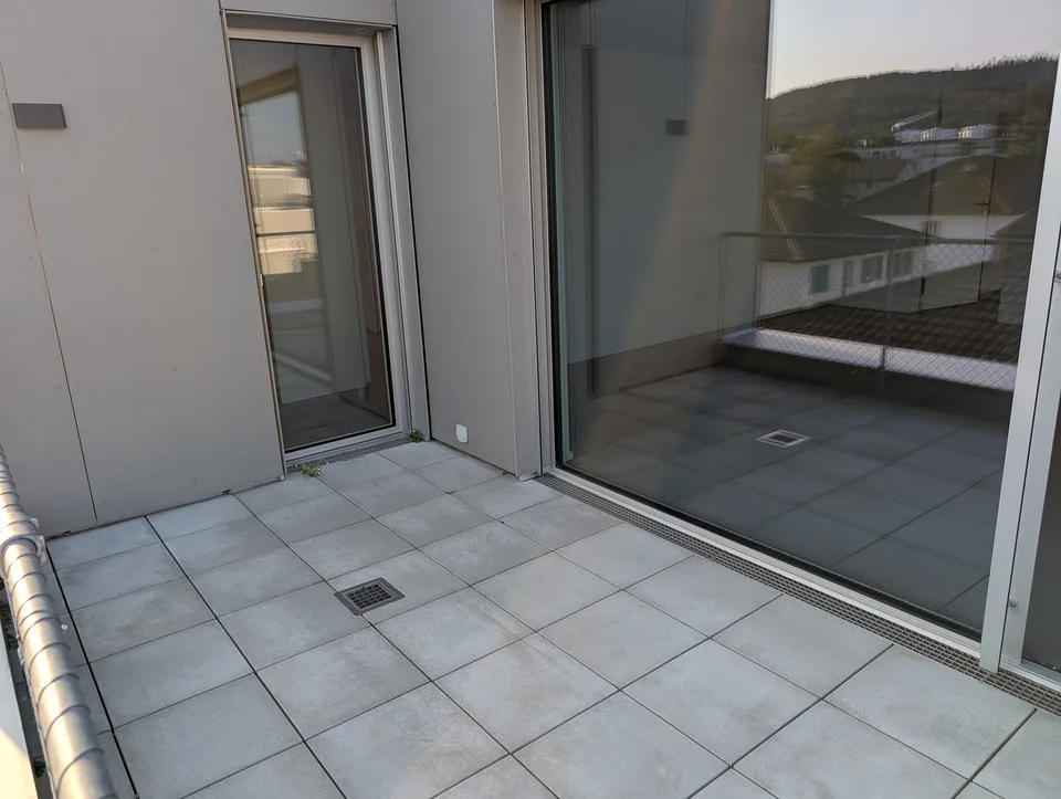 2 ½ rooms, Minergie attic flat in a clam street in Zürich Altstetten