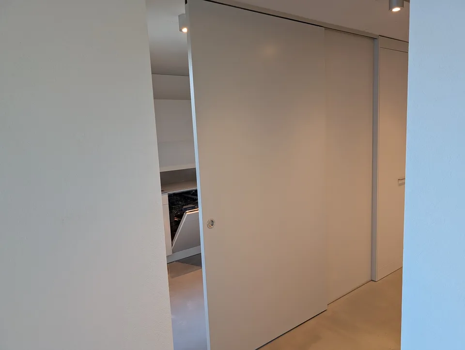 2 ½ rooms, Minergie attic flat in a clam street in Zürich Altstetten