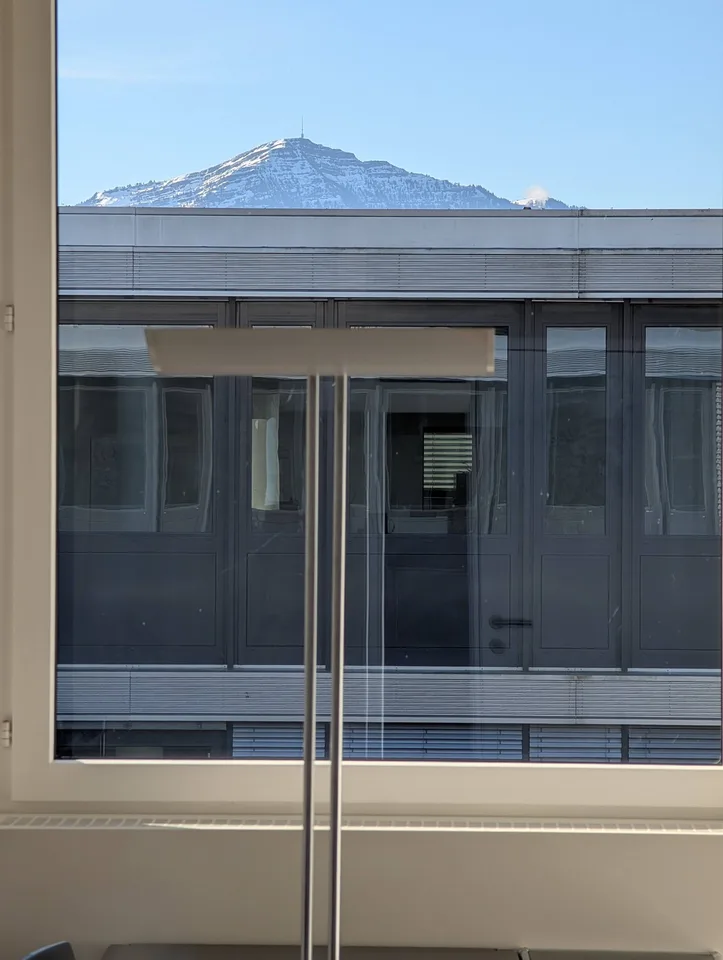 Büroraum 30m2 in Zug möbliert mit Klimaanlage & Glasfaser