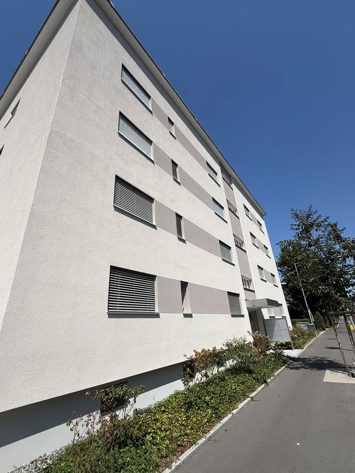 Vollständig renovierte 4,5-Zimmer-Wohnung im Zentrum von Zug mit separatem Studio