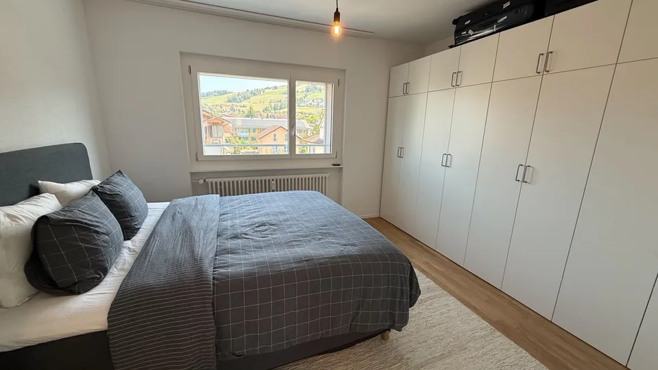 Vollständig renovierte 4,5-Zimmer-Wohnung im Zentrum von Zug mit separatem Studio