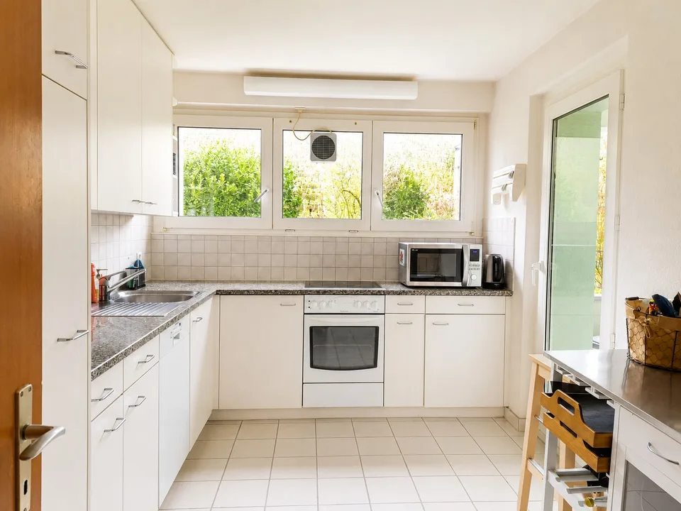 Helle Wohnung mit Kamin und Seesicht