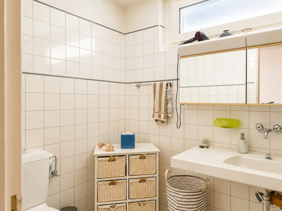 Helle Wohnung mit Kamin und Seesicht