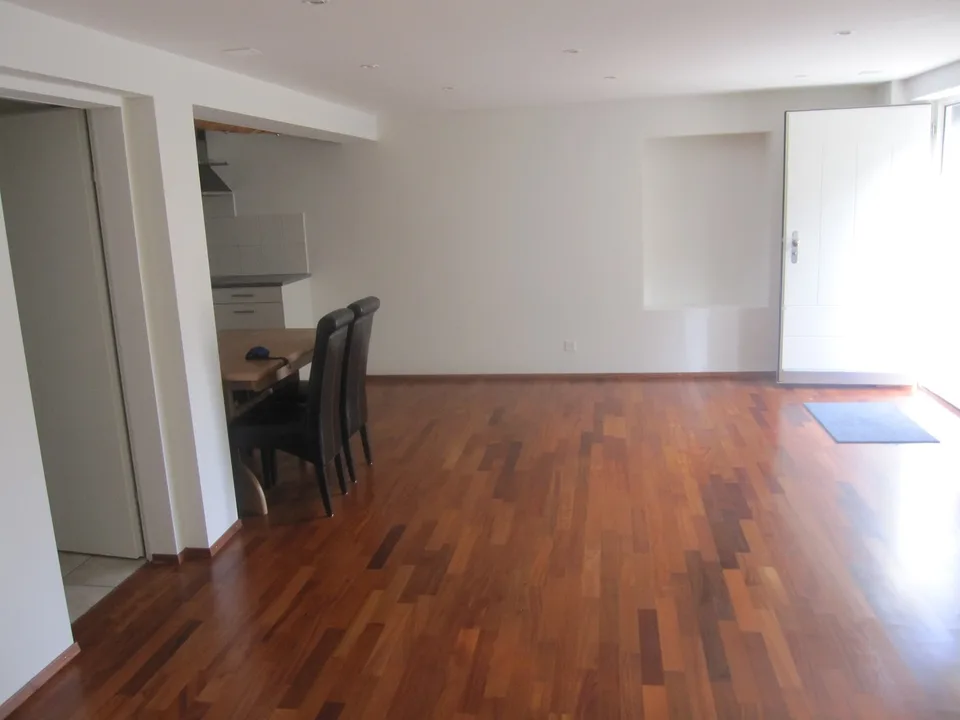 Im Zentrum von Wädenswil moderne 2,5-Zimmer Wohnung