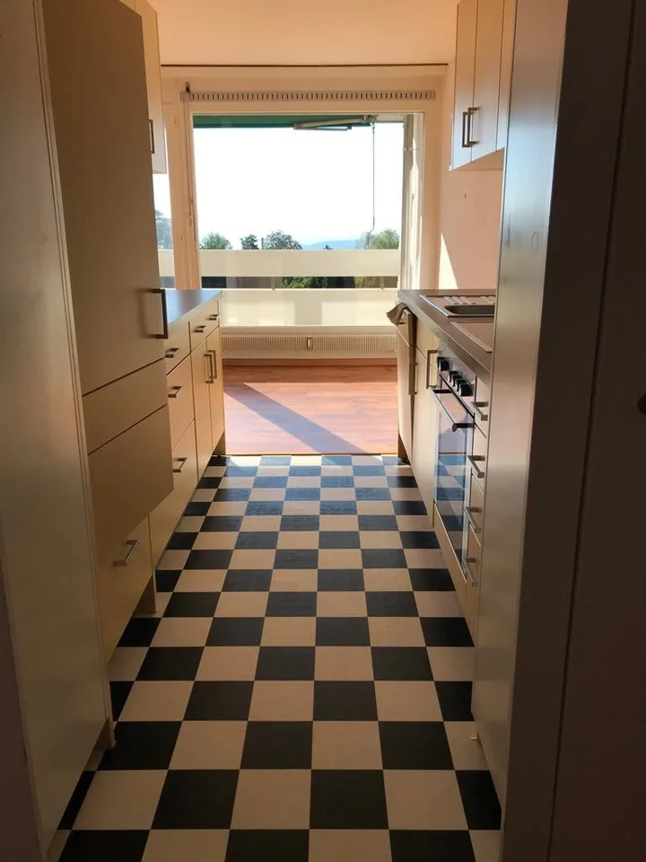 Schöne Wohnung in Evilard