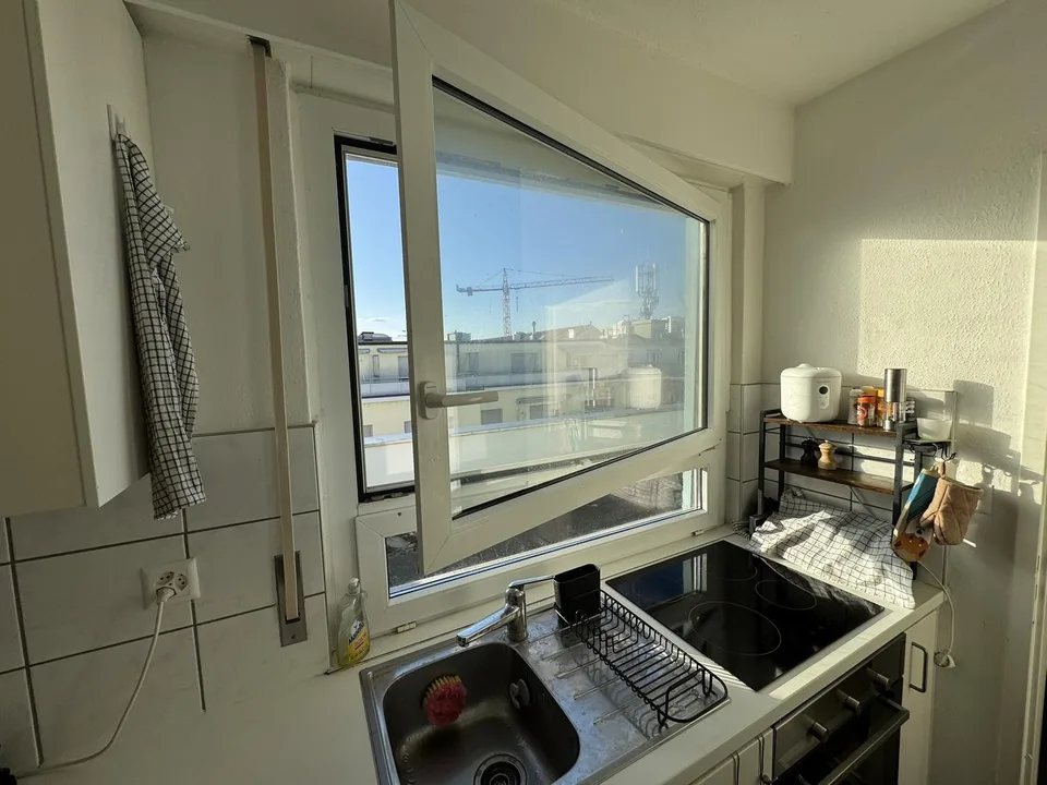 1.5-Room Og.5 Rooftop Apartment with Terrace in Basel