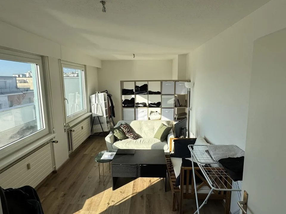 1.5-Room Og.5 Rooftop Apartment with Terrace in Basel
