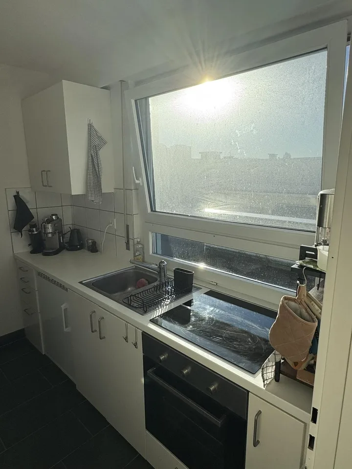 1.5-Room Og.5 Rooftop Apartment with Terrace in Basel