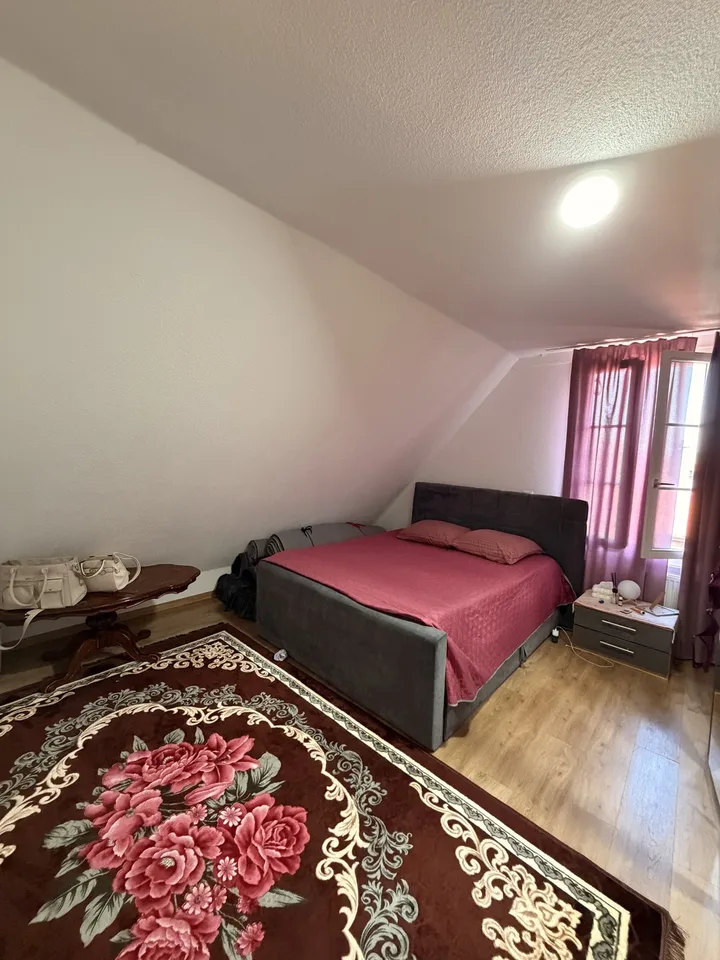 Helle 5.5-Zimmer-Wohnung in Wabern – sonnig, ruhig & nur 1 Minute vom Tram entfernt