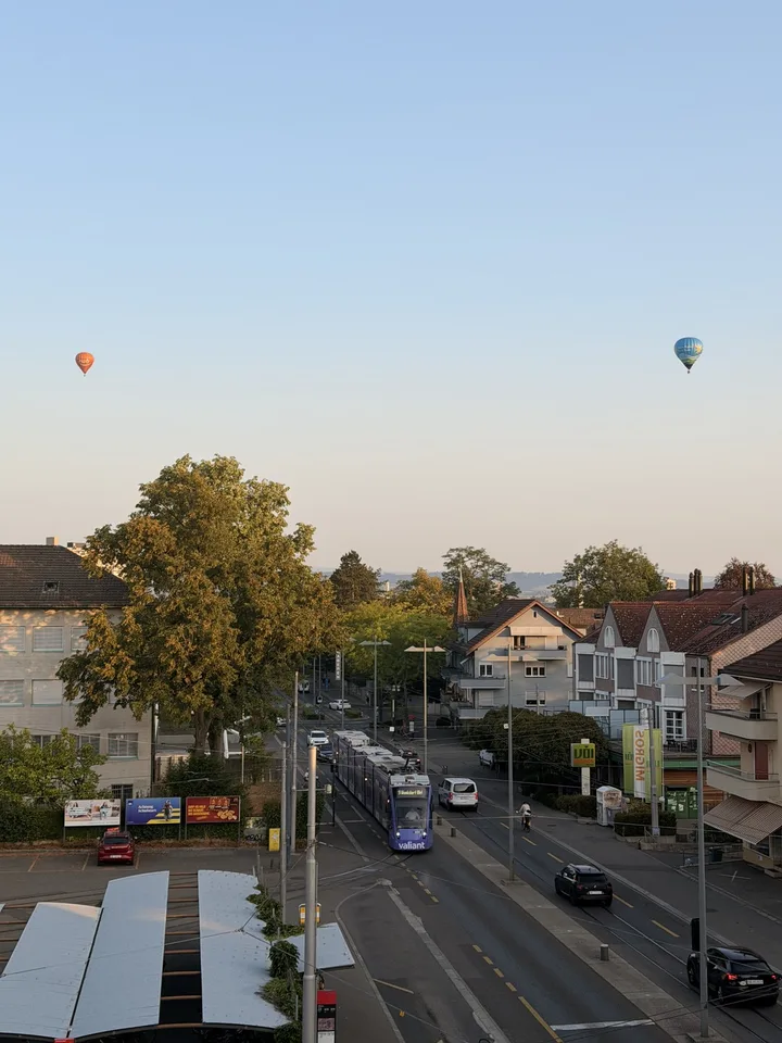 Helle 5.5-Zimmer-Wohnung in Wabern – sonnig, ruhig & nur 1 Minute vom Tram entfernt