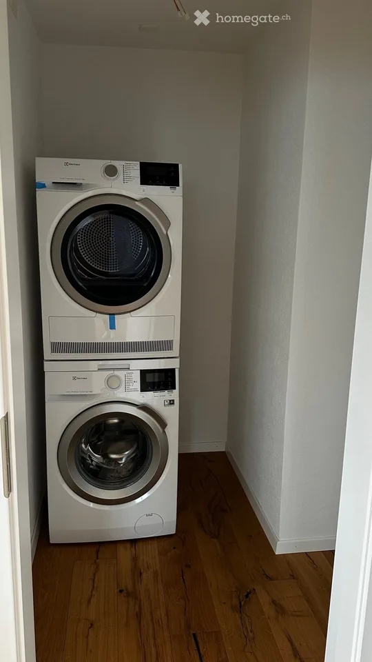 Moderne, lichtdurchfluteter, 100qm2 4.5 Zimmer Wohnung