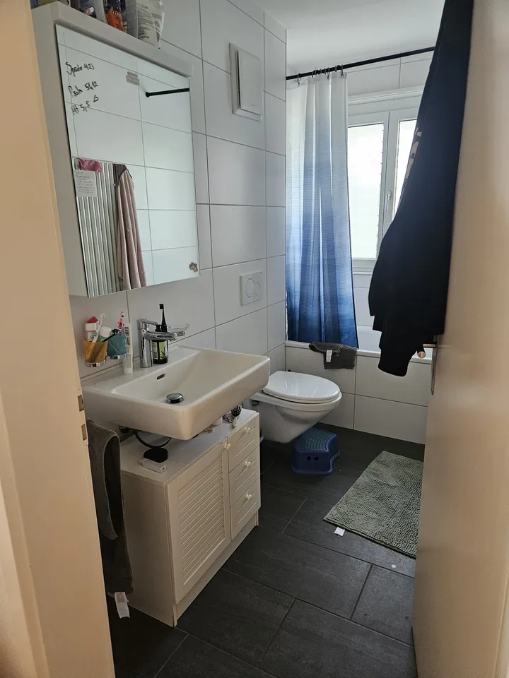 Grosszügige, moderne 4 Zimmerwohnung
