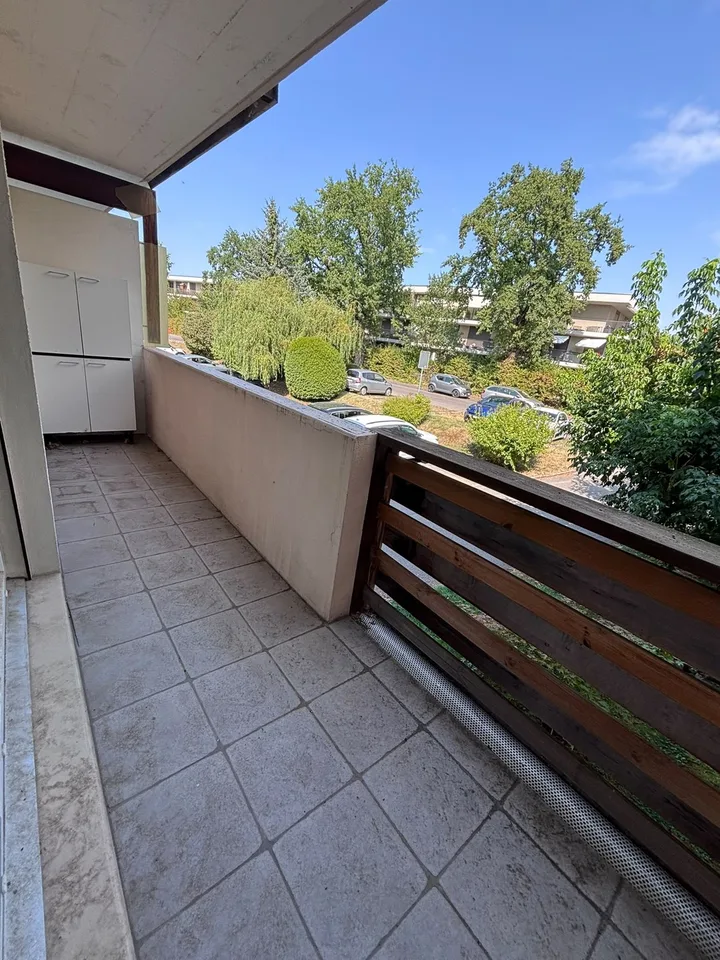 À louer – Bel appartement de 4 pièces avec deux balcons à Meinier