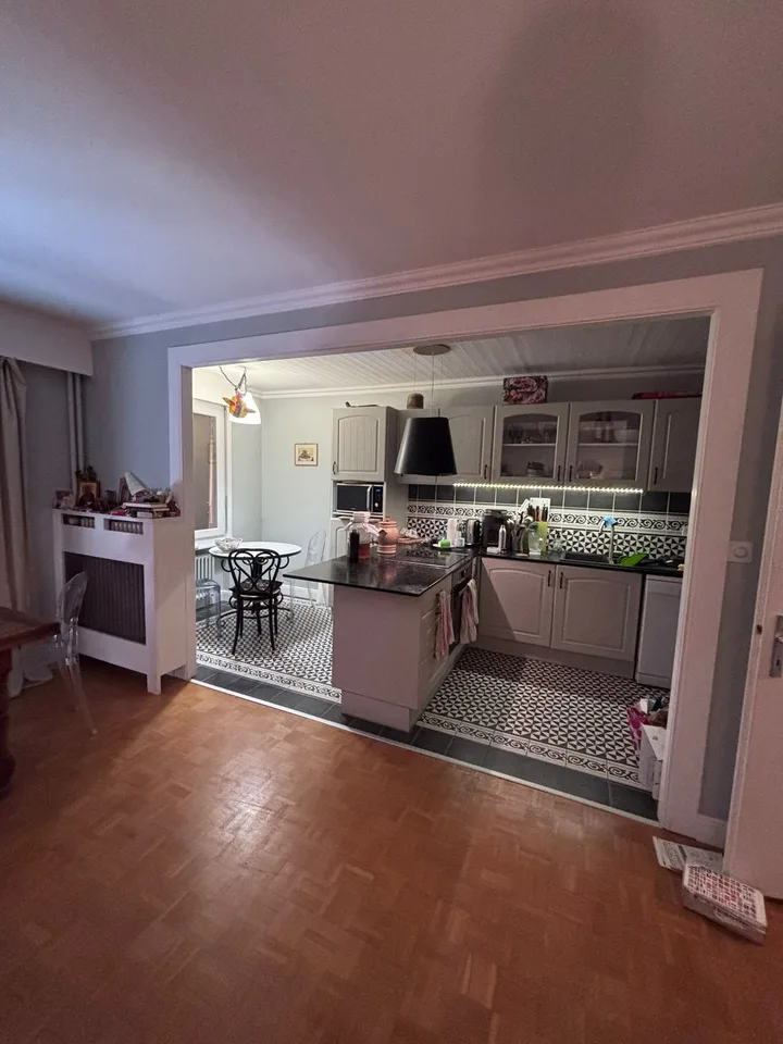 À louer – Bel appartement de 4 pièces avec deux balcons à Meinier