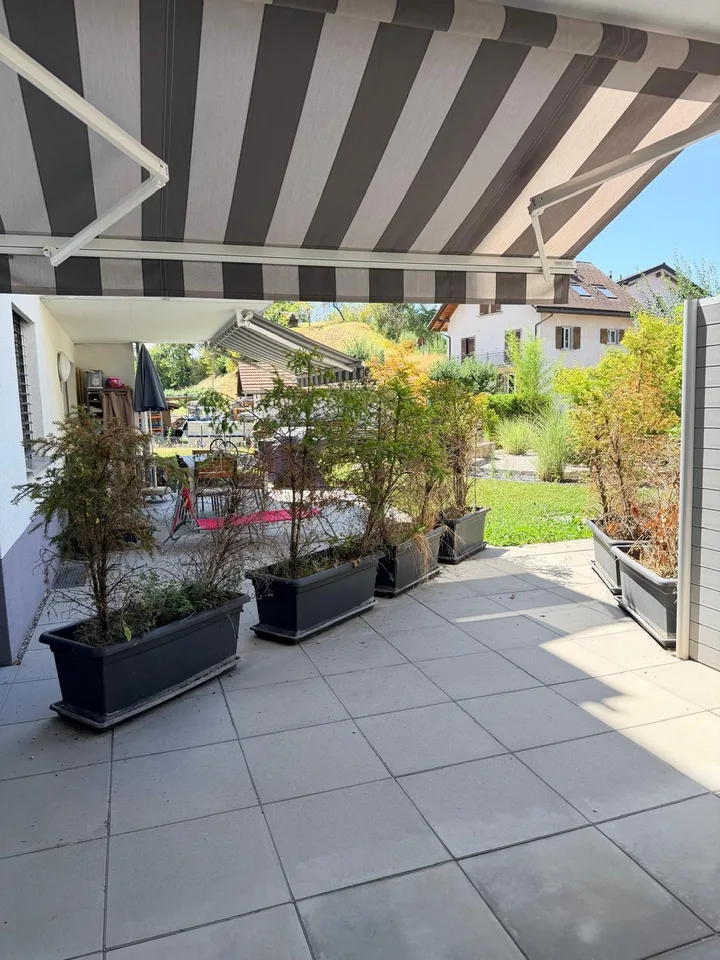 Modern apartment with private terrace Lease takeover