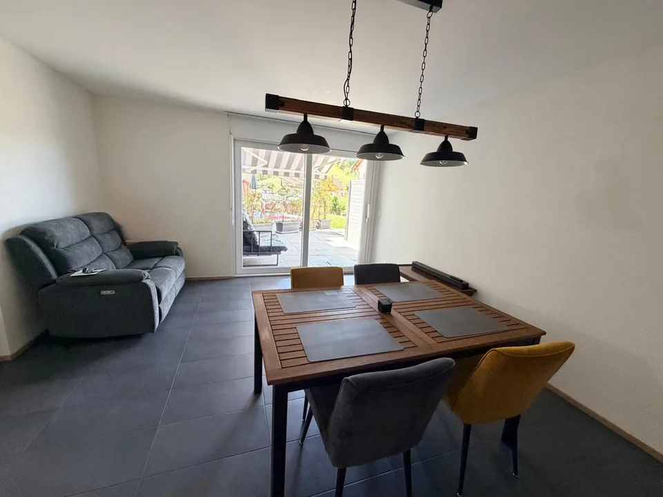 Modern apartment with private terrace Lease takeover
