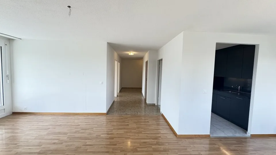 3.5-room apartment on the 2nd floor with a sunny balcony