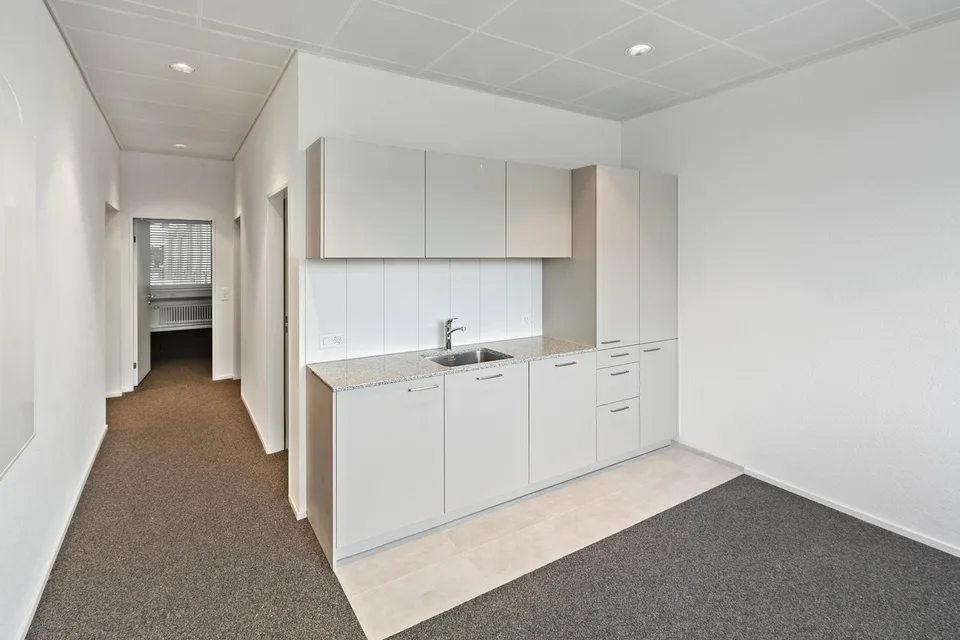Moderne und helle Bürofläche an zentraler Lage in Wetzikon