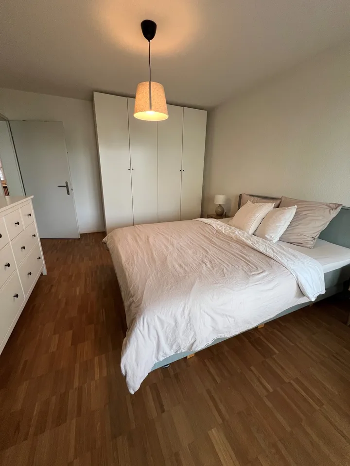 Möblierte 2.5-Zimmer-Wohnung an zentraler Lage – ca. 6 Monate