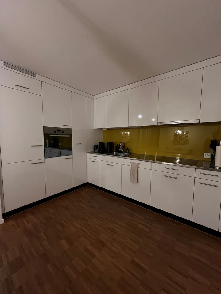 Möblierte 2.5-Zimmer-Wohnung an zentraler Lage – ca. 6 Monate