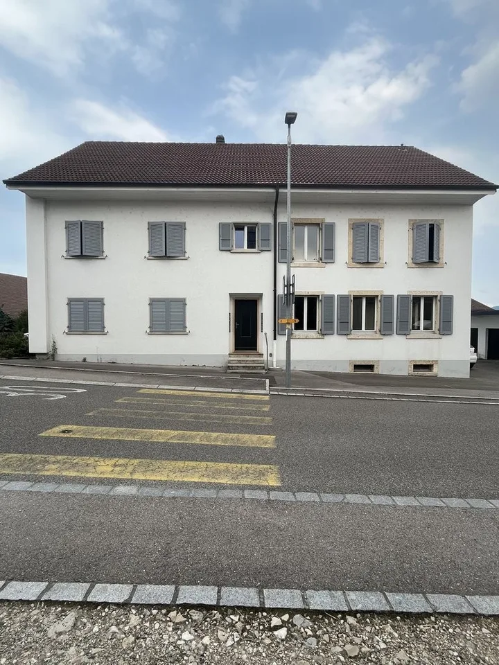 Appartement de 3.5pcs à louer au centre de Courtedoux