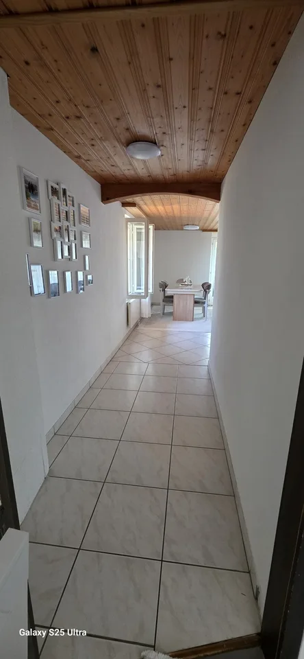 # Nachmieter gesucht – 6244 Luzern

Für unser schönes, großes und ruhiges Zuhause an der **Im Winkel 8, 6244 Luzern**, suchen wir **ab sofort einen Nachmieter**.

🏠 **3.5-Zimmer-Wohnung**
📍 Sehr ruhige und dennoch zentrale Lage
🏫 Kita sowie Primar- und Se