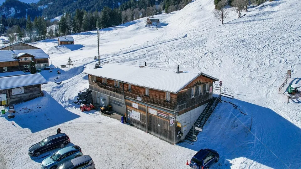 Restaurant `Pintli` mit Gästewohnung