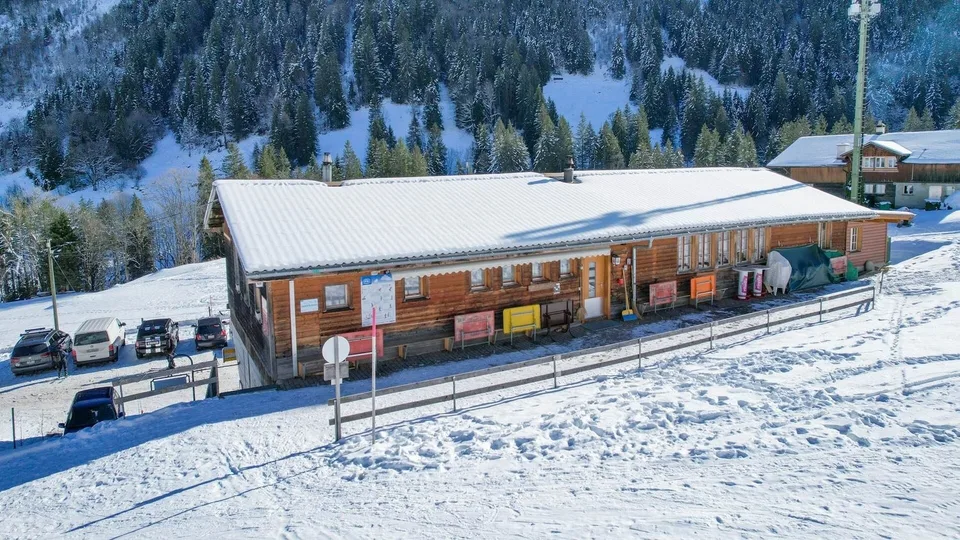 Restaurant `Pintli` mit Gästewohnung