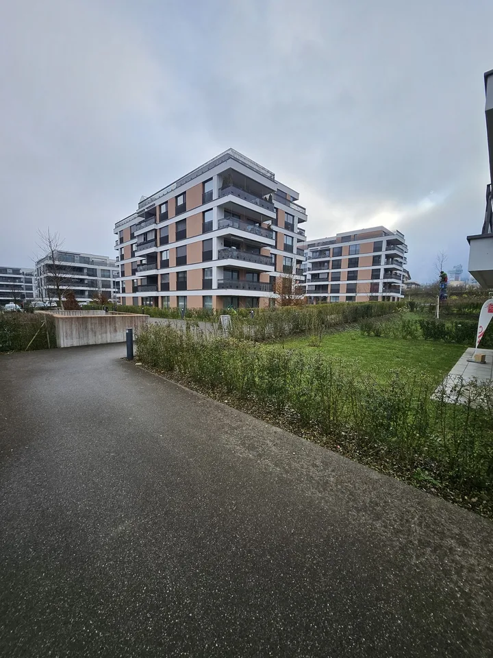 Einstellplatz in Tiefgarage zu vermieten