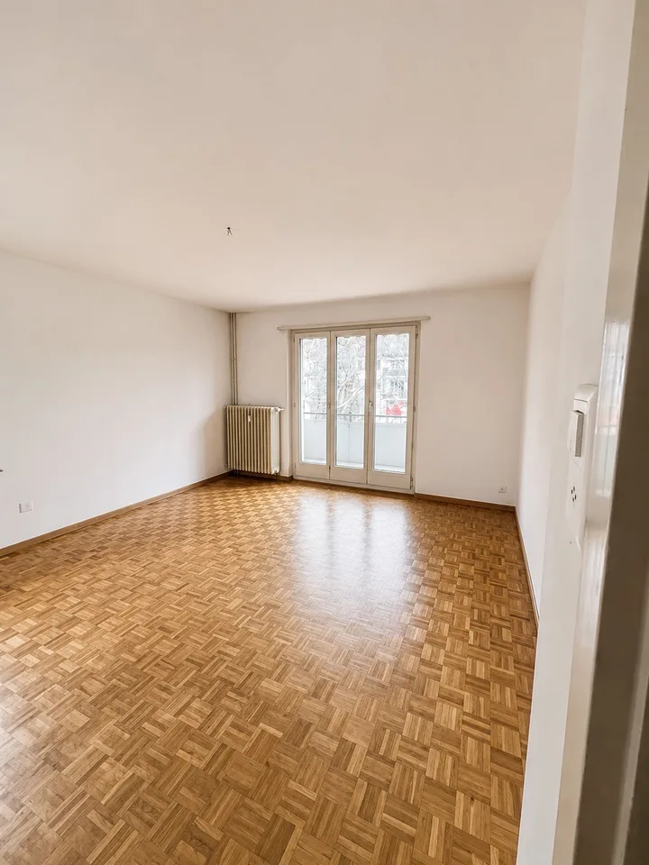 Appartement central de 4 pièces avec bonne connexion, limité jusqu'au 28.02.2027