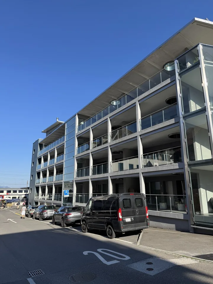 Heller, moderner Wohnraum an zentraler Lage in Wädenswil