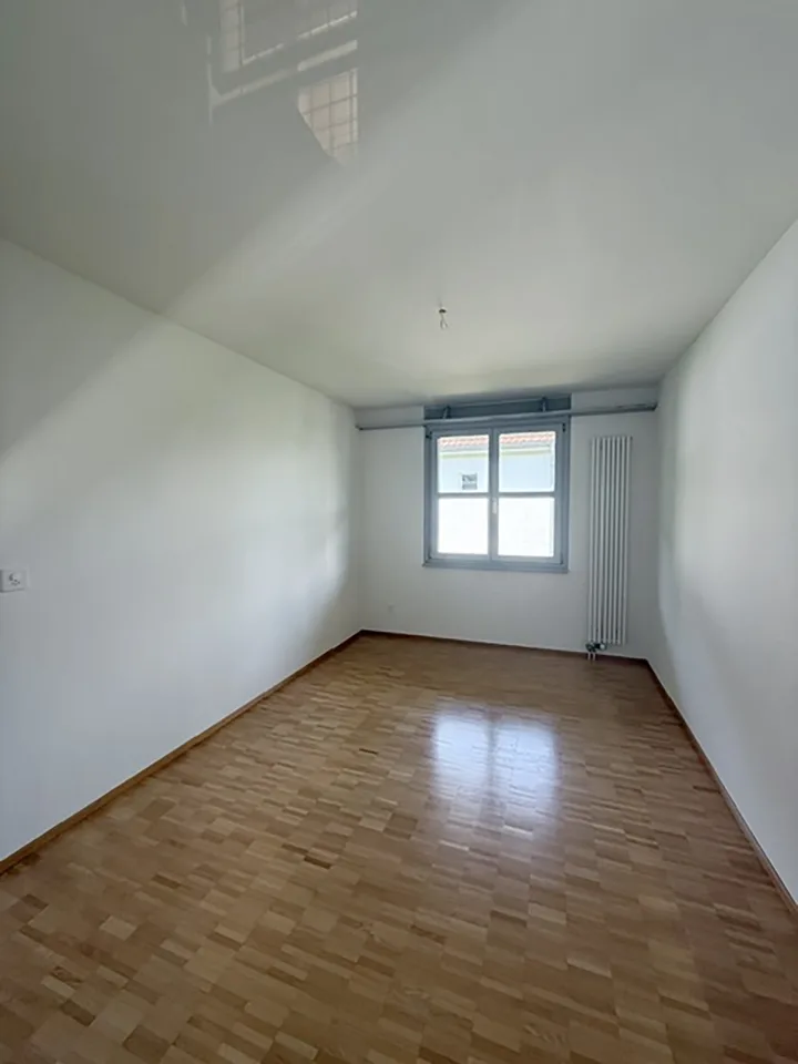 Maison de rangée lumineuse et spacieuse de 5,5 pièces à Dänikon