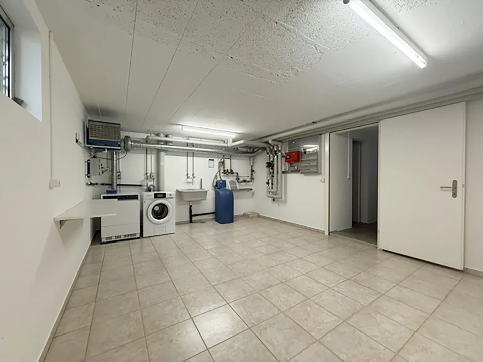 Maison de rangée lumineuse et spacieuse de 5,5 pièces à Dänikon