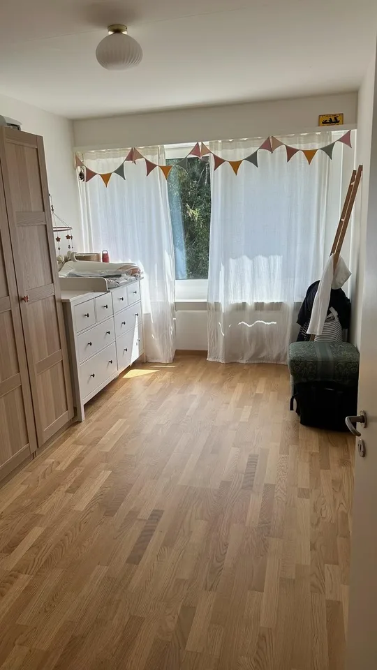 Bright 3.5-room apartment with balcony in Zollikerberg