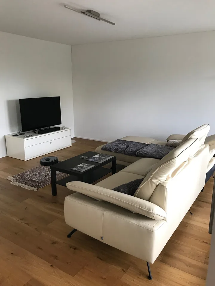 Exklusive 3.5-Zimmer-Eigentumswohnung (96.5 m²) mit Reusstalblick, Smart Home & E-Wallbox