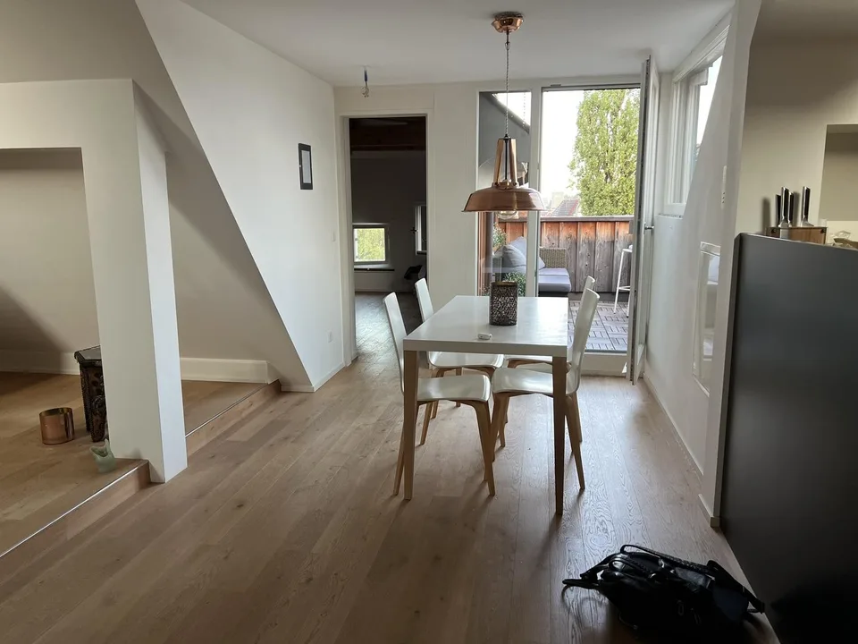 Charmante 2.5-Zimmer-Dachgeschosswohnung mit 71 m² an bevorzugter Lage